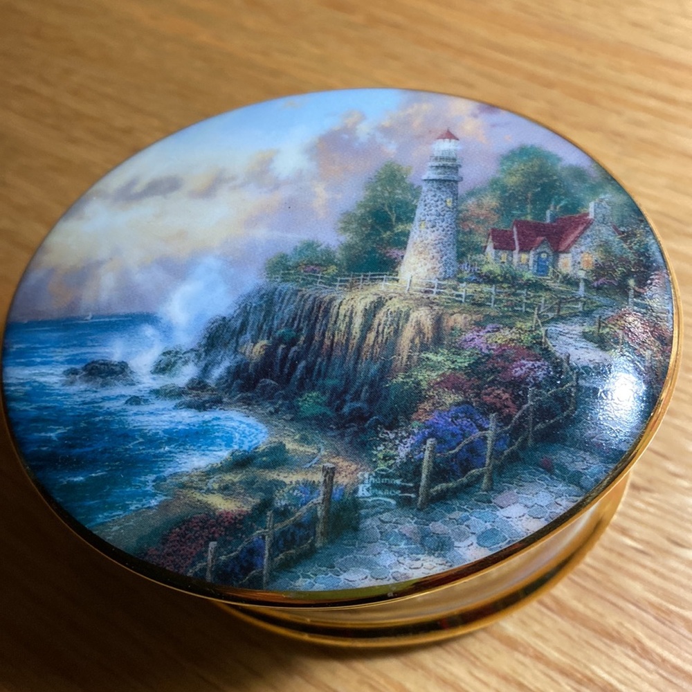 Thomas Kinkade Music Box